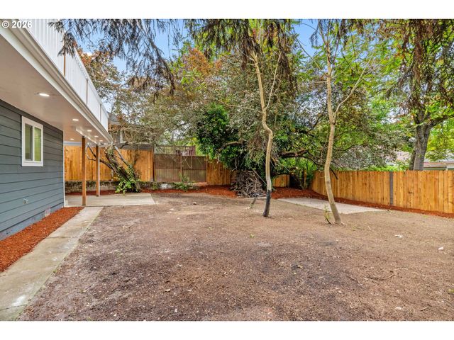 1858 W NOB HILL St, Salem, OR 97302