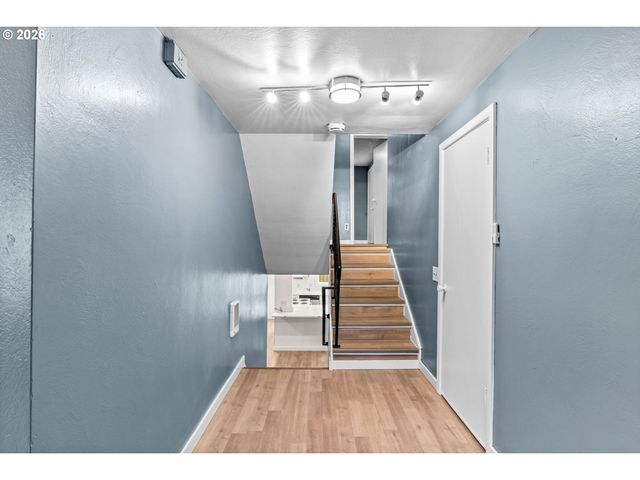 1858 W NOB HILL St, Salem, OR 97302