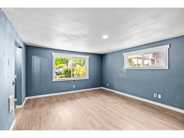 1858 W NOB HILL St, Salem, OR 97302