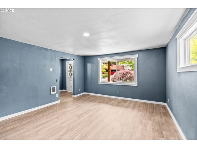 1858 W NOB HILL St, Salem, OR 97302