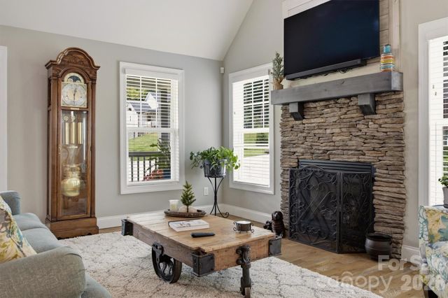 136 Maplewood Court, Hudson, NC 28638