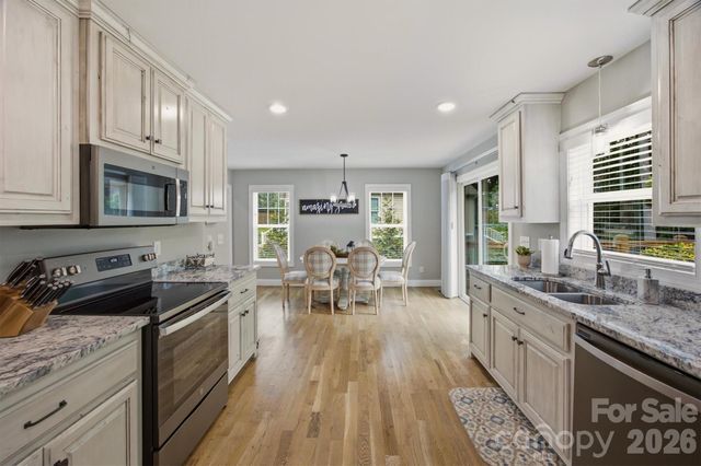 136 Maplewood Court, Hudson, NC 28638