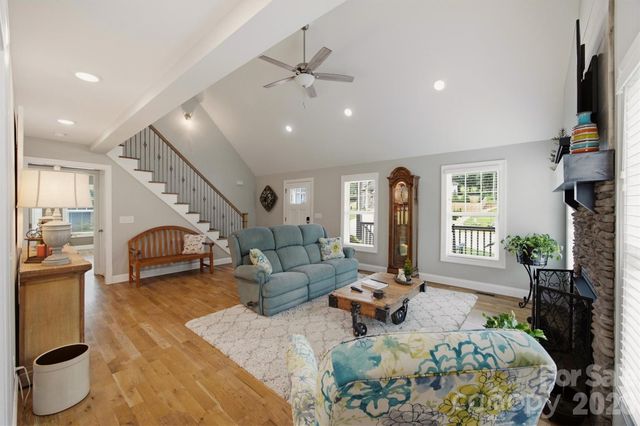 136 Maplewood Court, Hudson, NC 28638