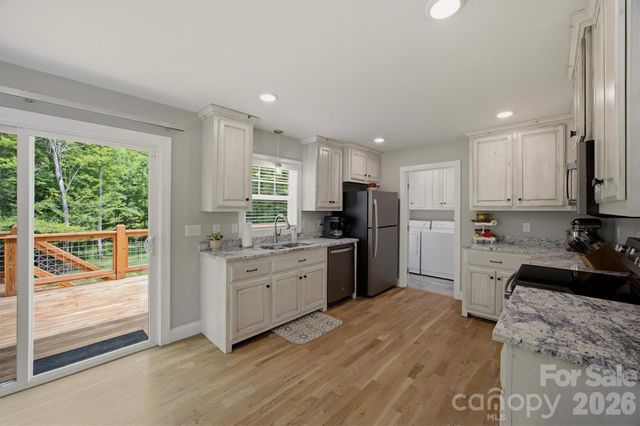 136 Maplewood Court, Hudson, NC 28638