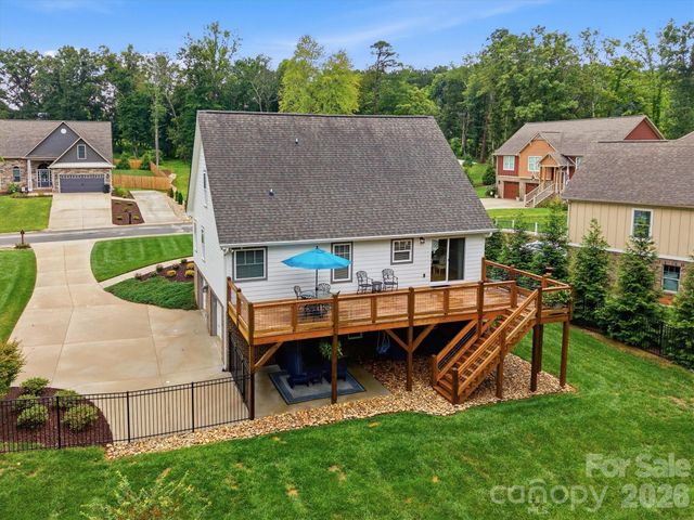 136 Maplewood Court, Hudson, NC 28638
