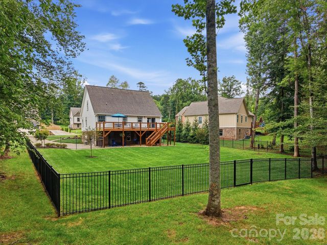 136 Maplewood Court, Hudson, NC 28638