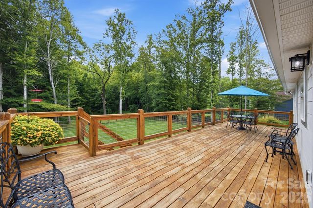 136 Maplewood Court, Hudson, NC 28638