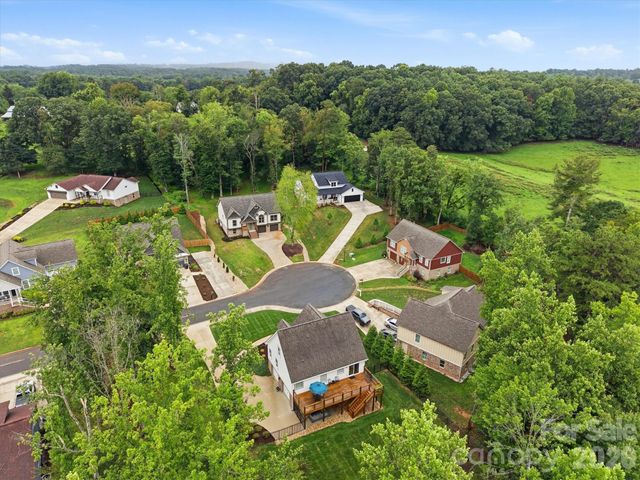 136 Maplewood Court, Hudson, NC 28638
