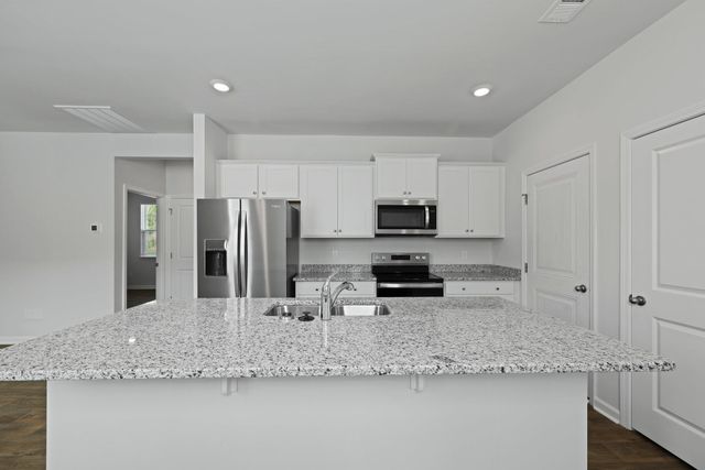 3146 Dalmore Drive, Ravenel, SC 29470