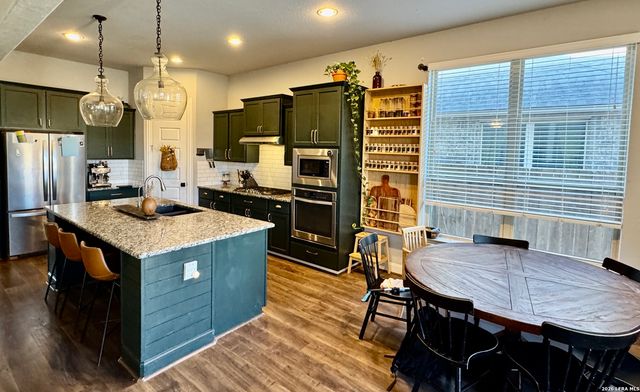 205 champion, Boerne, TX 78006