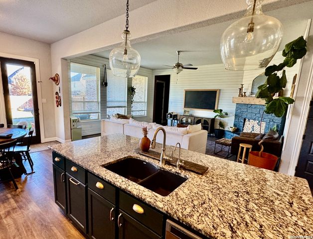 205 champion, Boerne, TX 78006