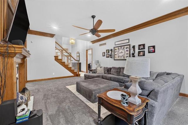 33403 E Nebgen Road, Oak Grove, MO 64075