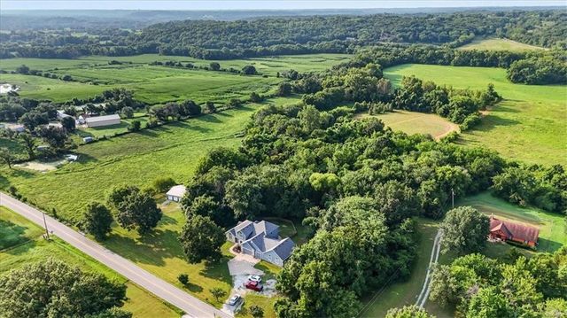 33403 E Nebgen Road, Oak Grove, MO 64075