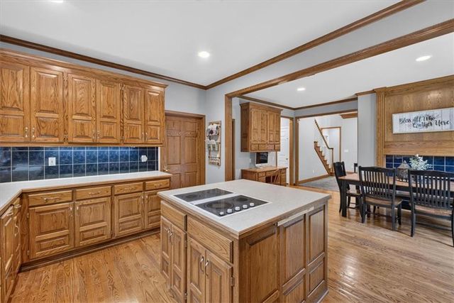 33403 E Nebgen Road, Oak Grove, MO 64075