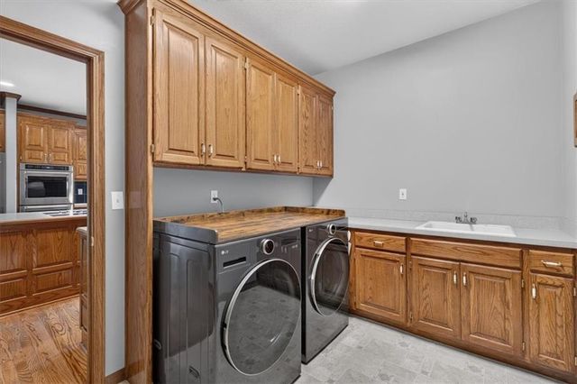 33403 E Nebgen Road, Oak Grove, MO 64075