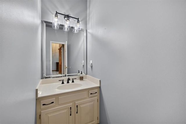 33403 E Nebgen Road, Oak Grove, MO 64075