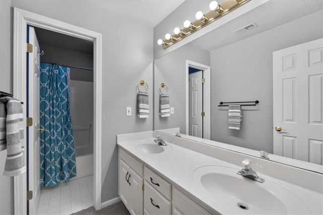 33403 E Nebgen Road, Oak Grove, MO 64075