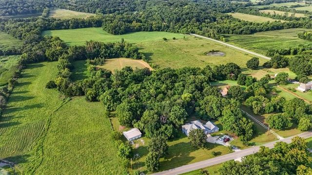 33403 E Nebgen Road, Oak Grove, MO 64075