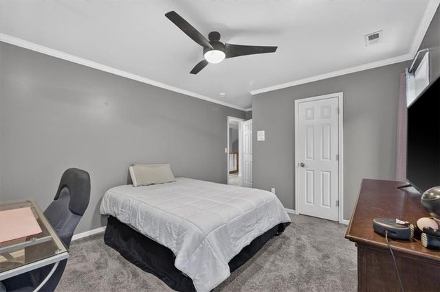 33403 E Nebgen Road, Oak Grove, MO 64075