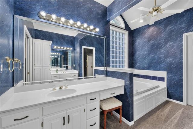 33403 E Nebgen Road, Oak Grove, MO 64075