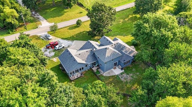 33403 E Nebgen Road, Oak Grove, MO 64075