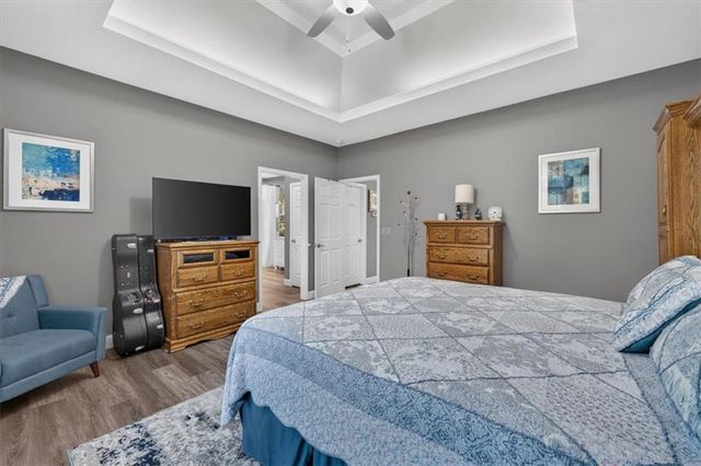 33403 E Nebgen Road, Oak Grove, MO 64075