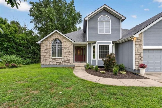 33403 E Nebgen Road, Oak Grove, MO 64075