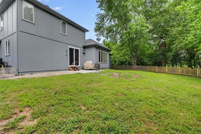 33403 E Nebgen Road, Oak Grove, MO 64075