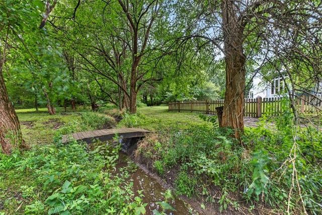 33403 E Nebgen Road, Oak Grove, MO 64075
