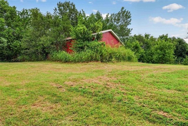 33403 E Nebgen Road, Oak Grove, MO 64075
