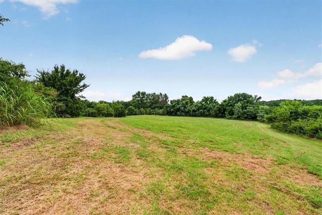 33403 E Nebgen Road, Oak Grove, MO 64075