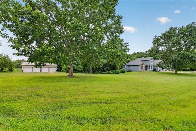 33403 E Nebgen Road, Oak Grove, MO 64075