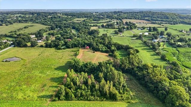 33403 E Nebgen Road, Oak Grove, MO 64075