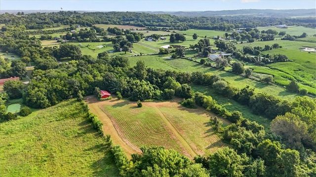 33403 E Nebgen Road, Oak Grove, MO 64075