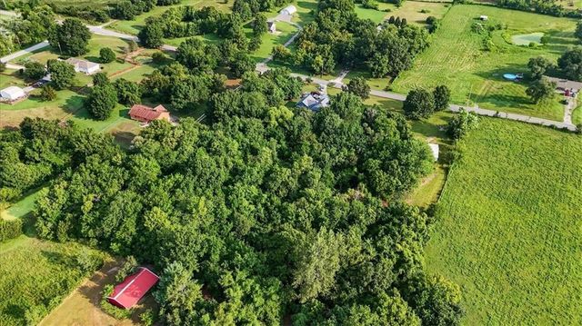33403 E Nebgen Road, Oak Grove, MO 64075