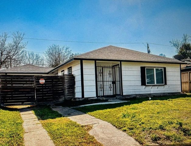 7005 Kassarine Pass, Houston, TX 77033