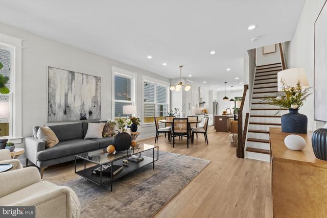 103A E OXFORD AVE, Alexandria, VA 22301