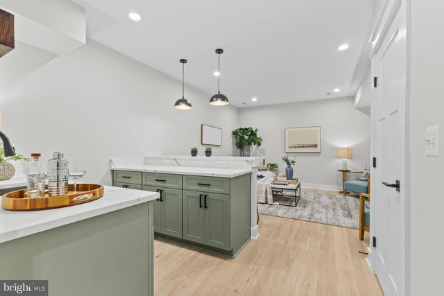 103A E OXFORD AVE, Alexandria, VA 22301