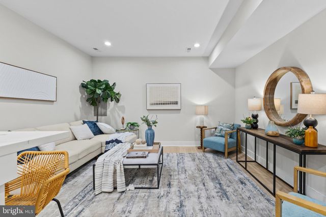 103A E OXFORD AVE, Alexandria, VA 22301