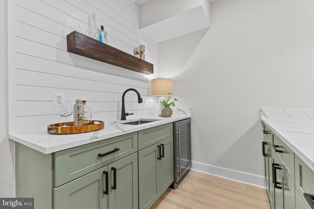 103A E OXFORD AVE, Alexandria, VA 22301