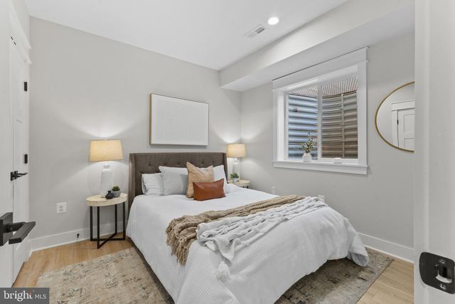 103A E OXFORD AVE, Alexandria, VA 22301