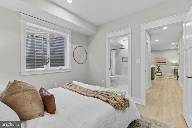 103A E OXFORD AVE, Alexandria, VA 22301