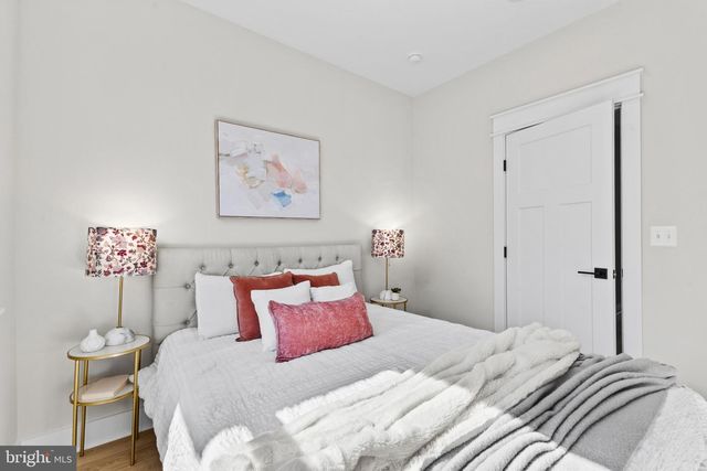 103A E OXFORD AVE, Alexandria, VA 22301