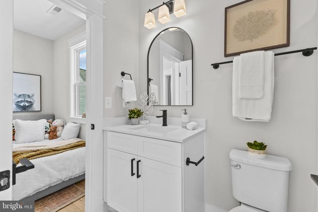 103A E OXFORD AVE, Alexandria, VA 22301