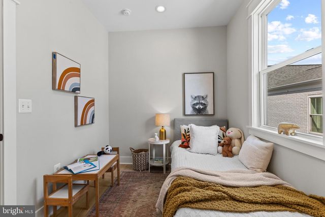 103A E OXFORD AVE, Alexandria, VA 22301