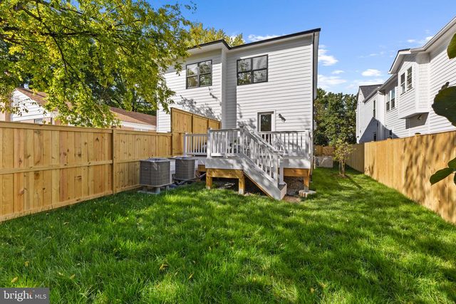 103A E OXFORD AVE, Alexandria, VA 22301