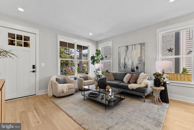 103A E OXFORD AVE, Alexandria, VA 22301