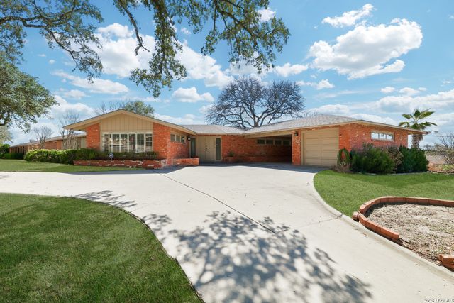 226 Clearview Dr., San Antonio, TX 78228