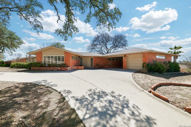 226 Clearview Dr., San Antonio, TX 78228