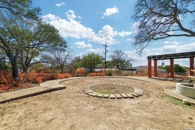 226 Clearview Dr., San Antonio, TX 78228